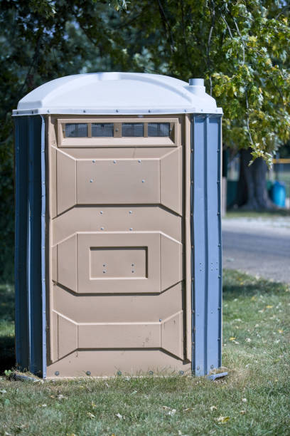 Best Portable restroom trailer rental  in Claude, TX